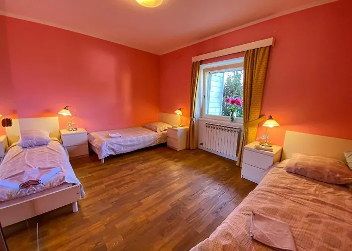 Sole 3 Garten Mit Pool Eg Колико